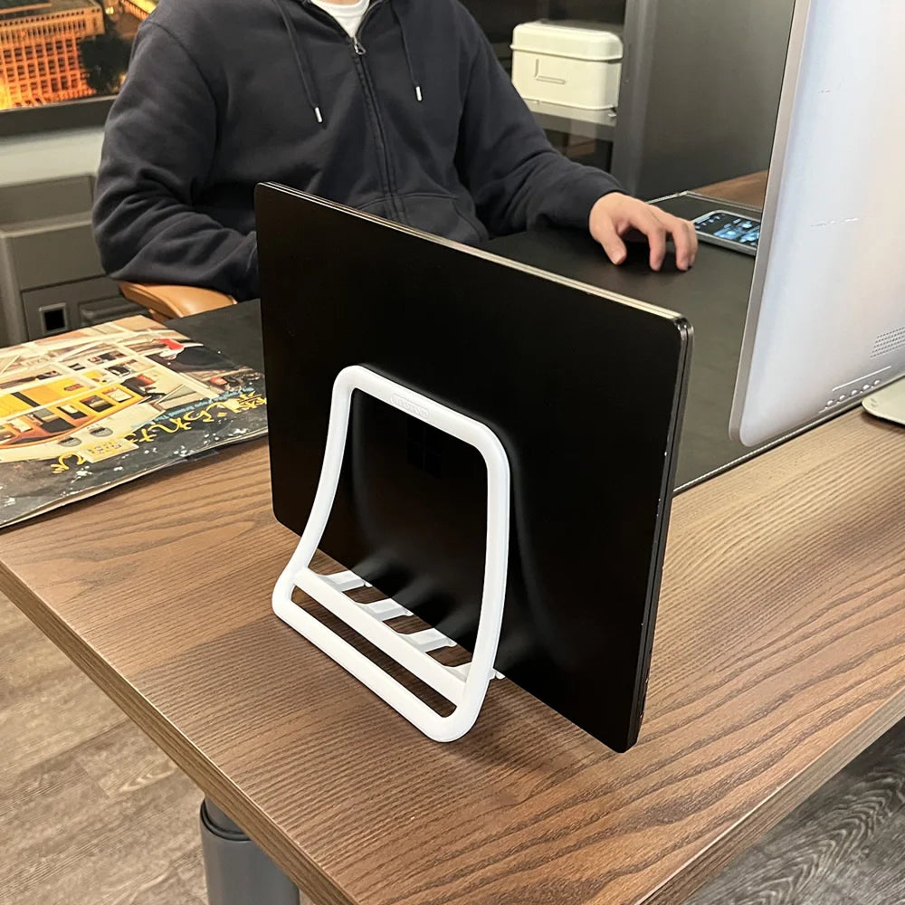 AufrecKühl Vertikaler Laptop-Ständer mit Auto-Lock-Funktion